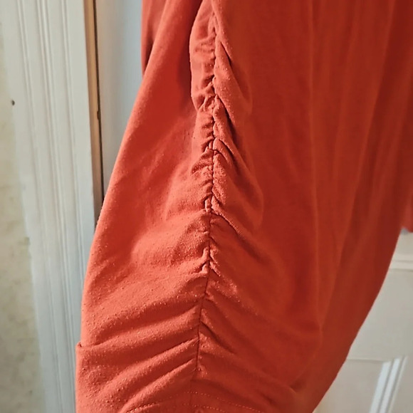 Caramel Long Sleeve Maternity Tee Side Ruching XXL - Picture 3 of 8